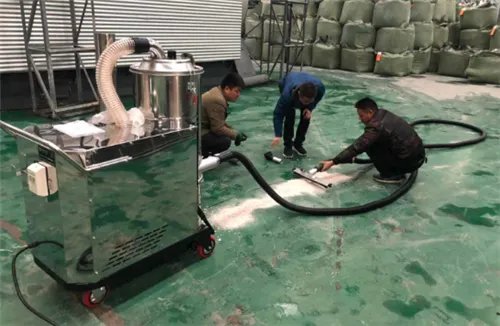 真空吸尘器怎么用