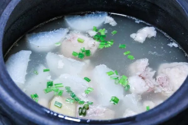 萝卜羊肉汤的做法