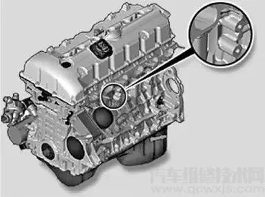 宝马发动机号在哪里  宝马发动机号位置图