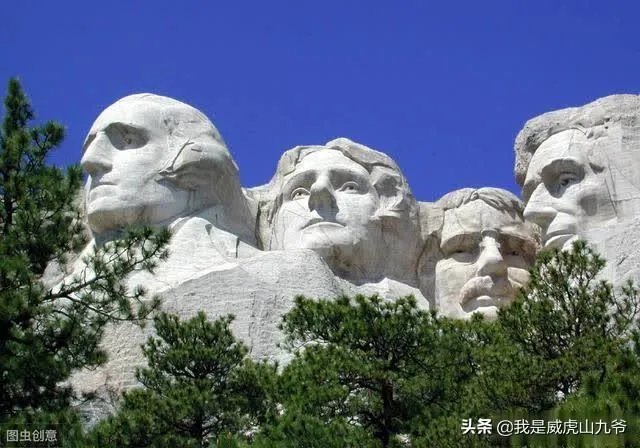 特朗普想把自己的雕像加到总统山上，你觉得他够格吗？