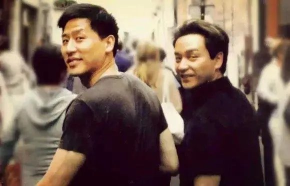 张国荣和唐鹤德 是怎么在一起的？