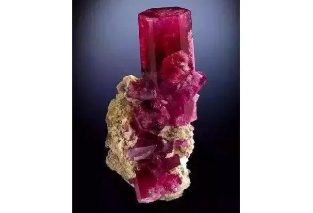 全球十大名贵宝石 最珍贵的无价之宝