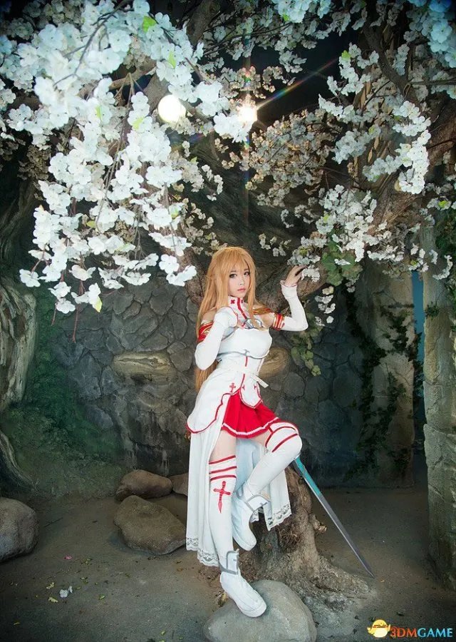 螺旋猫萌神Tomia最新Cos 颜值高穿白丝制服好诱人