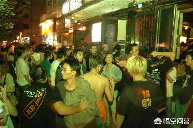 《成都》的小酒馆有什么历史吗？