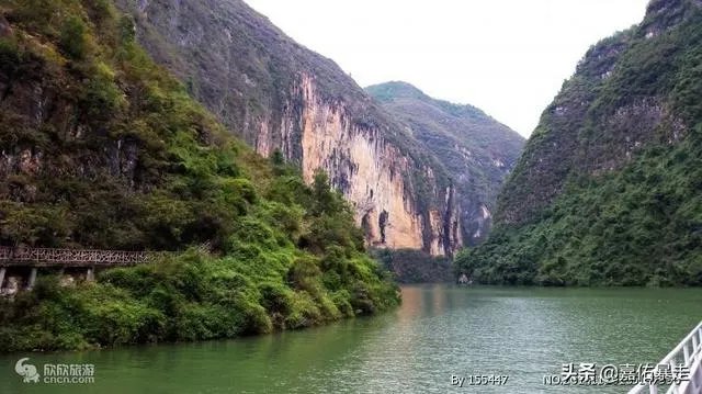 游重庆三峡是跟团好还是自己找游轮比较好？玩几天比较好？